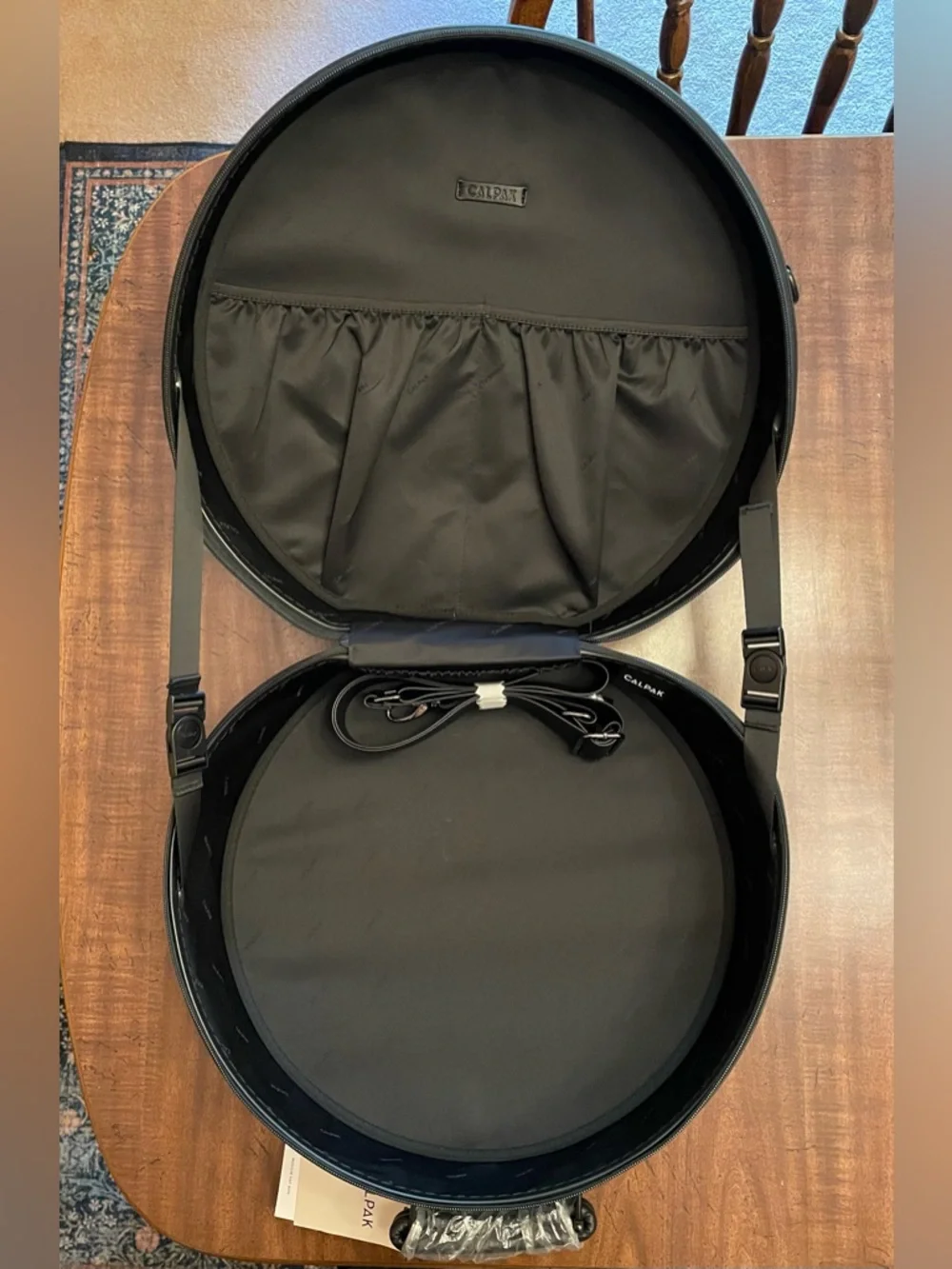 NWT CALPAK Medium Travel Hat Box with Strap - Black Crocodile - Picture 4 of 7